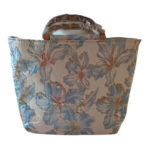 Floral Embroidered Women's Bag with Wooden Handles NWOT
